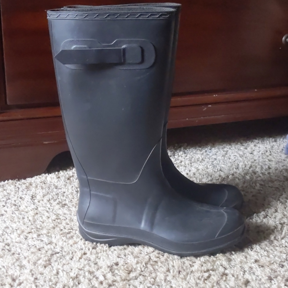 Rain boots